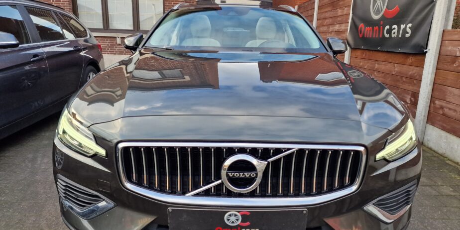 Volvo V60 T8 Plug-In Hybrid / 2019 / 81.000km